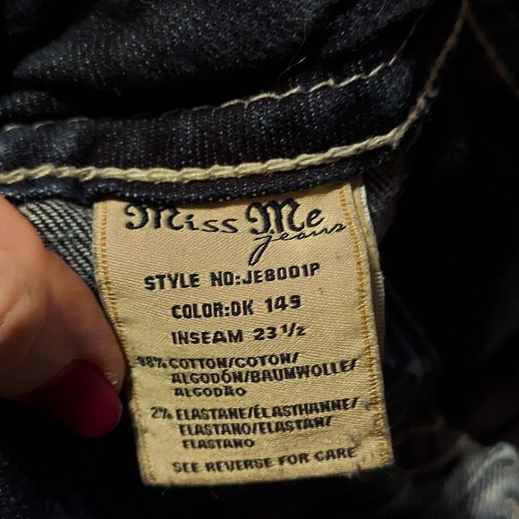 Y2K Women's Miss Me Capris Jeans size 27 - Picture 9 of 10